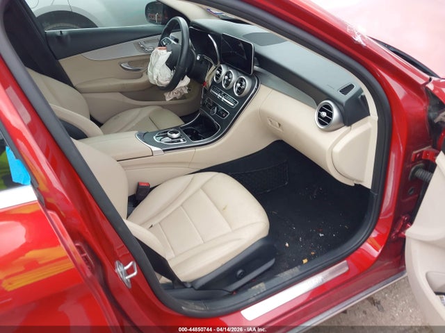 44850744 :رقم المزاد ، 55SWF8DB8KU307521 vin ، 2019 Mercedes-benz C 300 مزاد بيع