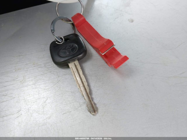 2008 TOYOTA YARIS JTDJT923085173362 Photo 10