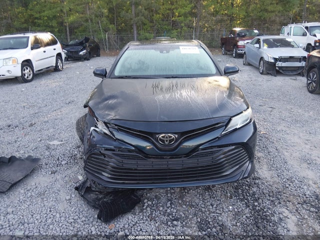 Продажа на аукционе авто 2020 Toyota Camry Le, vin: 4T1C11AK4LU890057, номер лота: 44850769