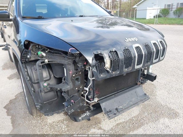 44850804 :رقم المزاد ، 1C4PJLCB6GW264891 vin ، 2016 Jeep Cherokee Latitude مزاد بيع