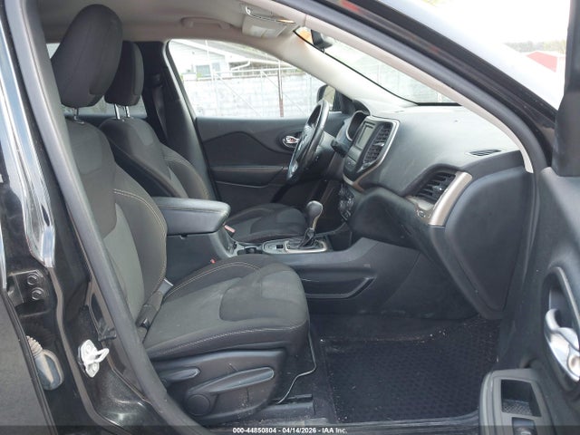 44850804 :رقم المزاد ، 1C4PJLCB6GW264891 vin ، 2016 Jeep Cherokee Latitude مزاد بيع