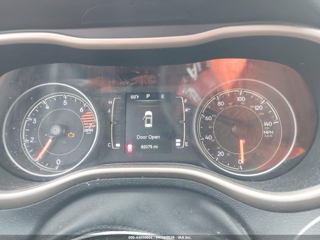 44850804 :رقم المزاد ، 1C4PJLCB6GW264891 vin ، 2016 Jeep Cherokee Latitude مزاد بيع