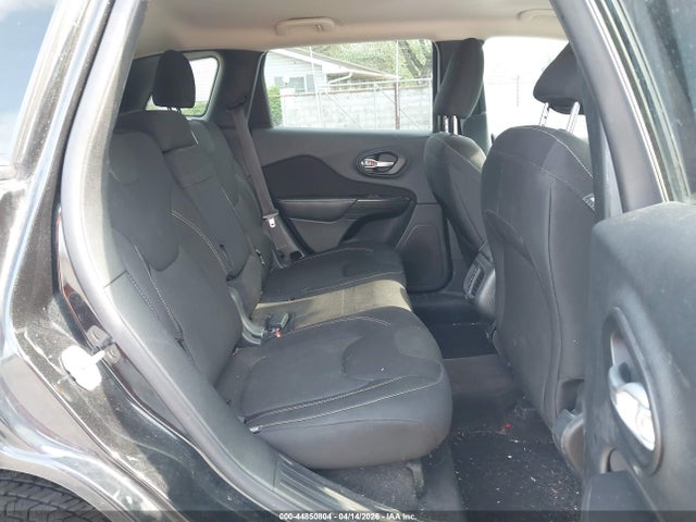 44850804 :رقم المزاد ، 1C4PJLCB6GW264891 vin ، 2016 Jeep Cherokee Latitude مزاد بيع