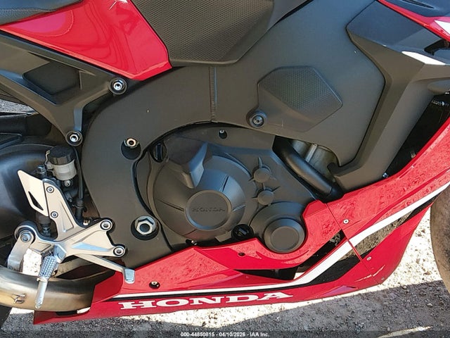 Honda CBR1000 RR 2018 JH2SC7712JK100556 Image 8