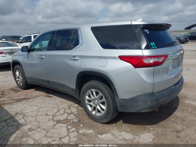 Chevrolet Traverse Ls 2019 1GNERFKW8KJ130810 Image 3