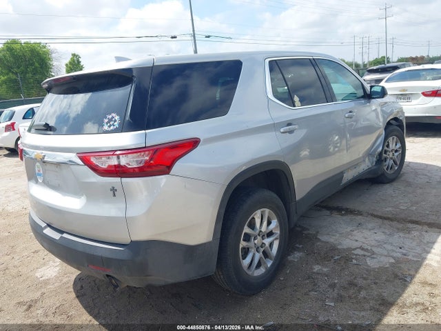 Chevrolet Traverse Ls 2019 1GNERFKW8KJ130810 Image 4