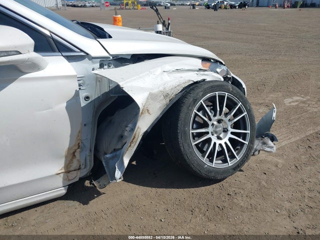 3FA6P0HD8FR115294 Ford FUSION SE