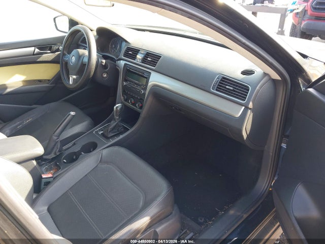 Aukcja sprzedaży 2014 Volkswagen Passat 1.8t Wolfsburg Edition, vin: 1VWAS7A35EC037936, numer aukcji: 44850902