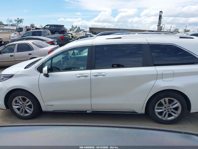 5TDZRKEC7MS009776 Toyota Sienna Limited