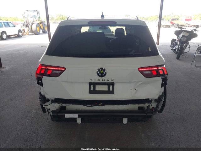 2024 Volkswagen Tiguan 2.0t Wolfsburg Edition მანქანა იყიდება აუქციონზე, vin: 3VV6B7AXXRM228074, აუქციონის ნომერი: 44850940
