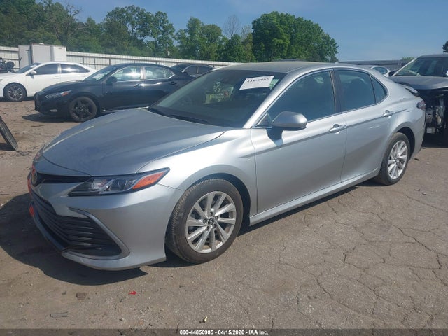 44850985 :رقم المزاد ، 4T1C11AK1PU835412 vin ، 2023 Toyota Camry Le مزاد بيع