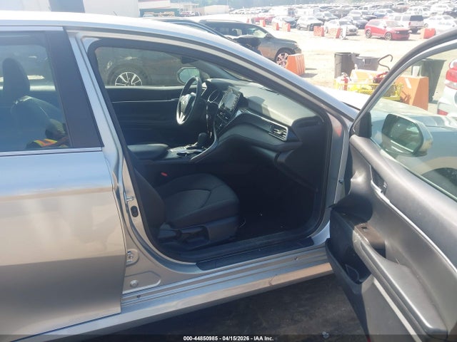 44850985 :رقم المزاد ، 4T1C11AK1PU835412 vin ، 2023 Toyota Camry Le مزاد بيع