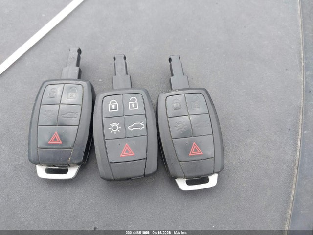 2011 VOLVO C70 YV1672MC9BJ114513 Photo 10