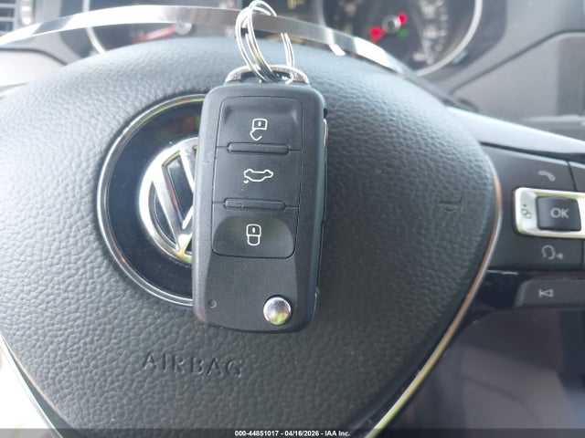 2015 Volkswagen Jetta 2.0l S მანქანა იყიდება აუქციონზე, vin: 3VW2K7AJ1FM280470, აუქციონის ნომერი: 44851017