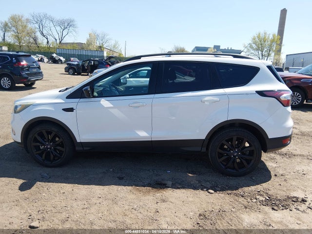 1FMCU9GD1HUC21301 Ford ESCAPE SE