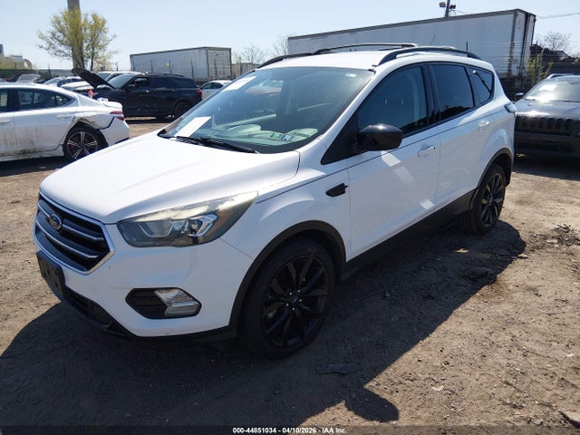 1FMCU9GD1HUC21301 Ford ESCAPE SE