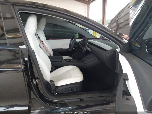 2026 Tesla Model 3 Premium Rear-wheel Drive/standard Rear-wheel Drive მანქანა იყიდება აუქციონზე, vin: 5YJ3E1EA3TF136215, აუქციონის ნომერი: 44851059