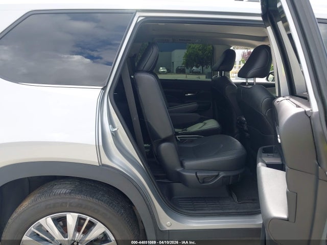 Продажа на аукционе авто 2024 Toyota Grand Highlander Platinum, vin: 5TDAAAB5XRS036367, номер лота: 44851089