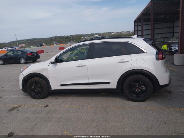 Продажа на аукционе авто 2017 Kia Niro Ex, vin: KNDCC3LC0H5069619, номер лота: 44851092