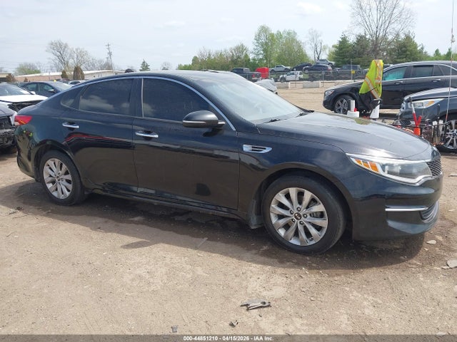 2018 Kia Optima Lx მანქანა იყიდება აუქციონზე, vin: 5XXGT4L3XJG263860, აუქციონის ნომერი: 44851210