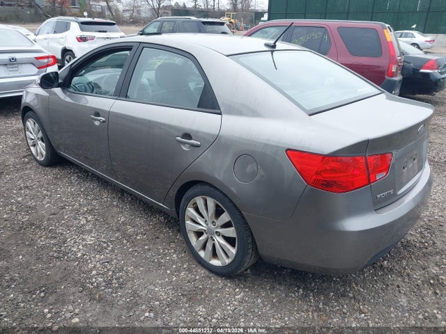 2010 KIA FORTE KNAFW4A34A5245376 Photo 2
