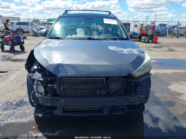 KM8J3CA26JU631273 Hyundai Tucson Value