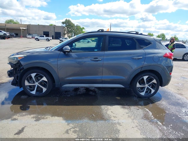 KM8J3CA26JU631273 Hyundai Tucson Value