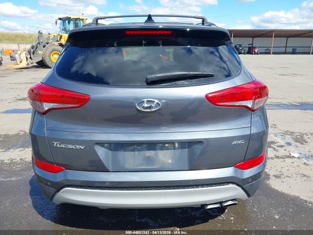 KM8J3CA26JU631273 Hyundai Tucson Value