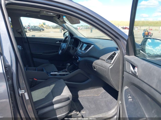 KM8J3CA26JU631273 Hyundai Tucson Value