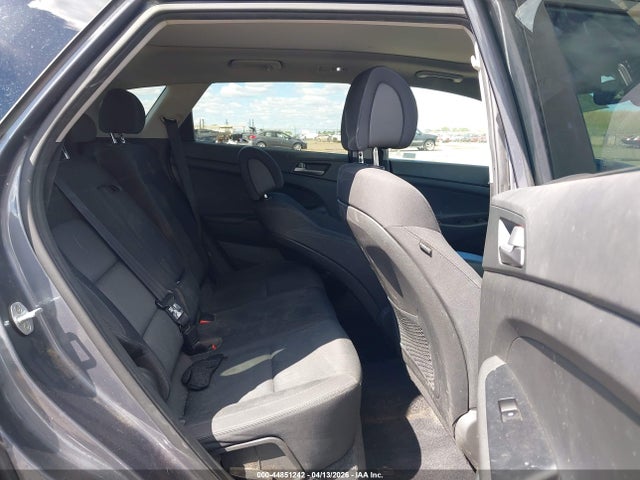 KM8J3CA26JU631273 Hyundai Tucson Value