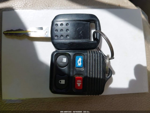 2006 Mercury Grand Marquis Ls მანქანა იყიდება აუქციონზე, vin: 2MEFM75V96X608832, აუქციონის ნომერი: 44851243