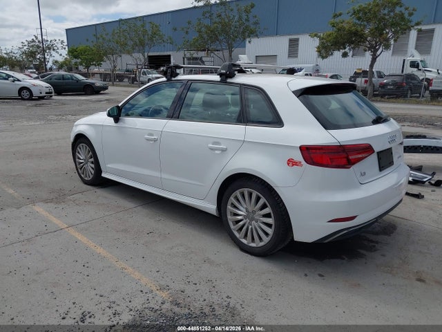 WAUUPBFF5HA087370 Audi A3 E-tron 1.4t Premium