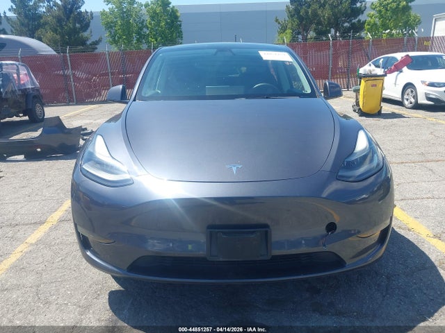 2022 Tesla Model Y Performance Dual Motor All-wheel Drive მანქანა იყიდება აუქციონზე, vin: 7SAYGDEF1NF411048, აუქციონის ნომერი: 44851257