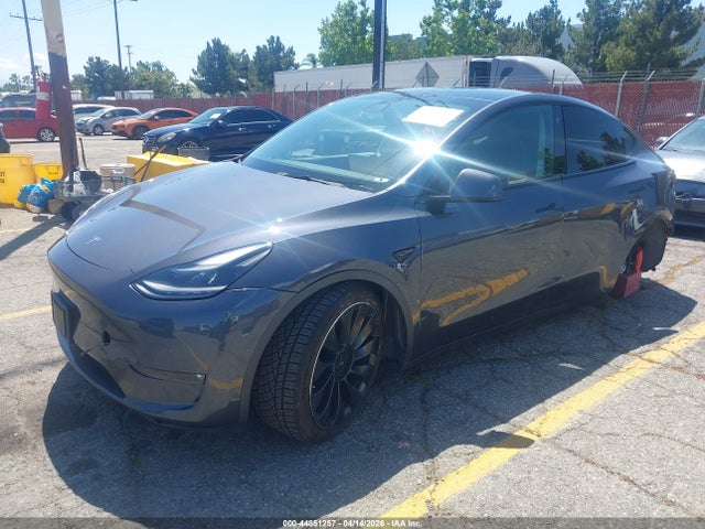 2022 Tesla Model Y Performance Dual Motor All-wheel Drive მანქანა იყიდება აუქციონზე, vin: 7SAYGDEF1NF411048, აუქციონის ნომერი: 44851257