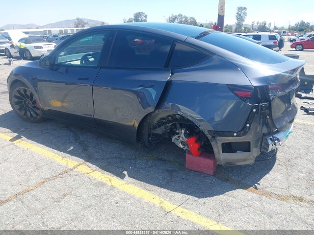2022 Tesla Model Y Performance Dual Motor All-wheel Drive მანქანა იყიდება აუქციონზე, vin: 7SAYGDEF1NF411048, აუქციონის ნომერი: 44851257