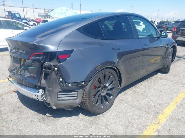 2022 Tesla Model Y Performance Dual Motor All-wheel Drive მანქანა იყიდება აუქციონზე, vin: 7SAYGDEF1NF411048, აუქციონის ნომერი: 44851257