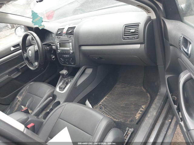 2008 Volkswagen Jetta Se/sel მანქანა იყიდება აუქციონზე, vin: 3VWRM71KX8M187645, აუქციონის ნომერი: 44851282