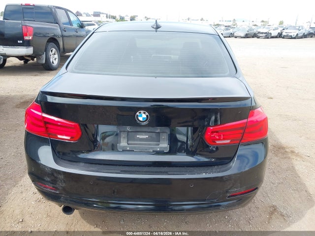WBA8A9C54GK615982 BMW 320i