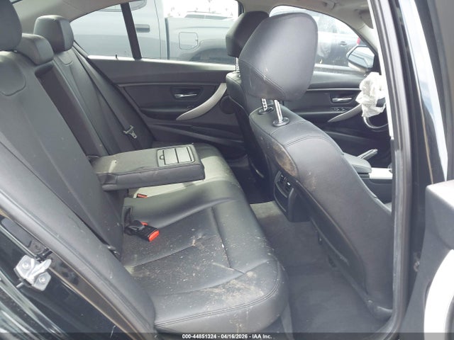 WBA8A9C54GK615982 BMW 320i