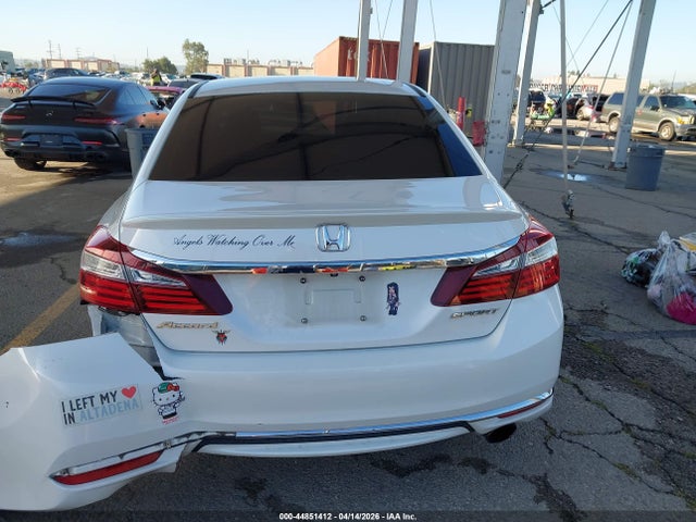 44851412 :رقم المزاد ، 1HGCR2F52HA039584 vin ، 2017 Honda Accord Sport مزاد بيع