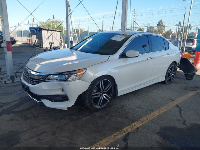 44851412 :رقم المزاد ، 1HGCR2F52HA039584 vin ، 2017 Honda Accord Sport مزاد بيع