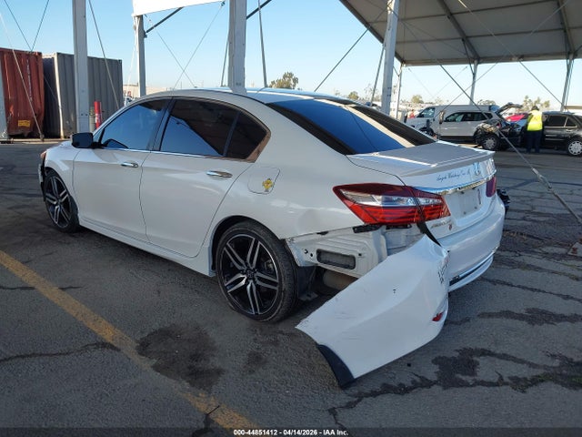 44851412 :رقم المزاد ، 1HGCR2F52HA039584 vin ، 2017 Honda Accord Sport مزاد بيع