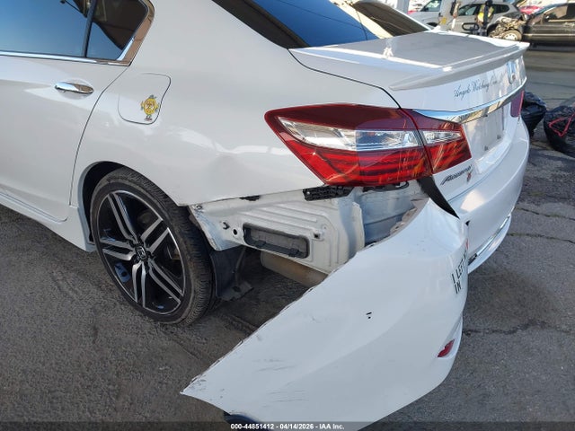 44851412 :رقم المزاد ، 1HGCR2F52HA039584 vin ، 2017 Honda Accord Sport مزاد بيع