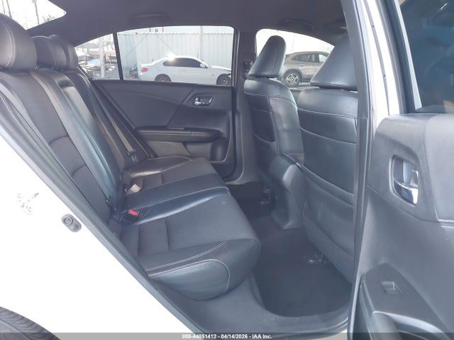 44851412 :رقم المزاد ، 1HGCR2F52HA039584 vin ، 2017 Honda Accord Sport مزاد بيع