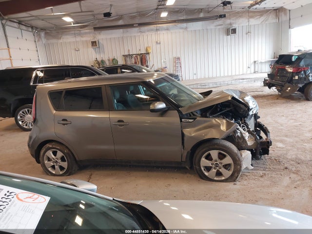 2017 Kia Soul მანქანა იყიდება აუქციონზე, vin: KNDJN2A2XH7421759, აუქციონის ნომერი: 44851430