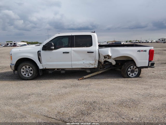 1FT7W2BN4PEC32194 Ford F-250 Xlt