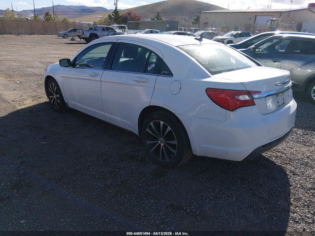 2012 CHRYSLER 200 1C3CCBHG2CN213321 Photo 2