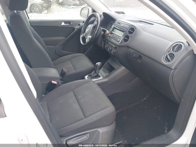 WVGBV3AX0EW522182 Volkswagen Tiguan R-line/s/se/sel