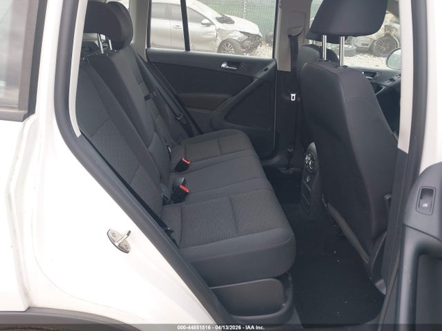 WVGBV3AX0EW522182 Volkswagen Tiguan R-line/s/se/sel
