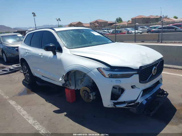 YV4L12RK0R1744308 Volvo Xc60 B5 Core Dark Theme